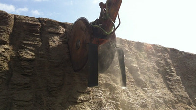 Diamond Rock saw cutting sandstone